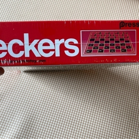 Vintage 1982 Checkers game. Made in USA. SEALED. Damaged box - Picture 9 of 16